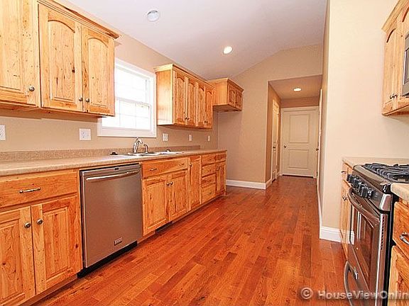 3rd image of 2367 Jonathan Dr