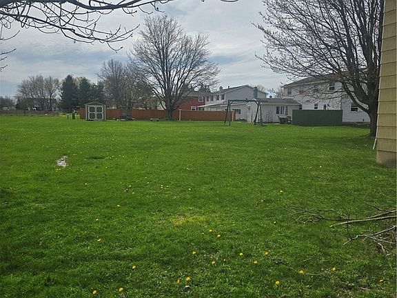 3rd image of 5741 Berg Rd