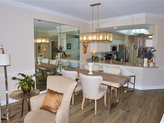 4th image of 10230 Washingtonia Palm Way APT 1911