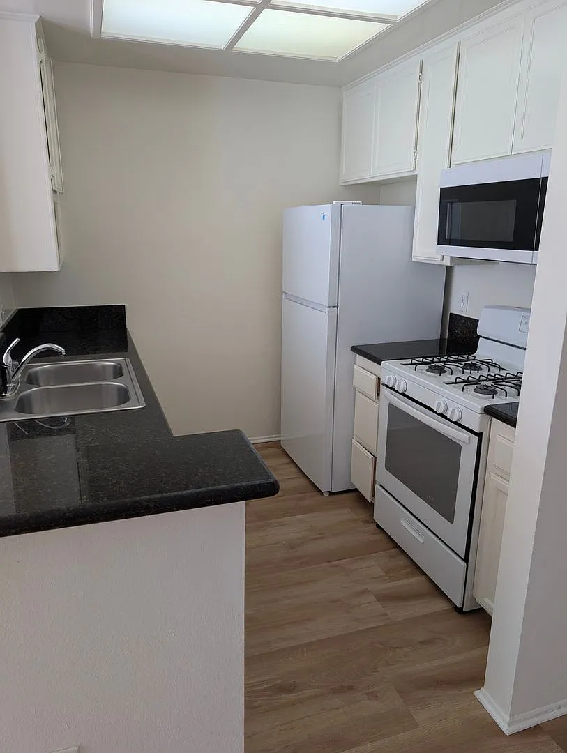 Manhattan Apartments — Photo 4