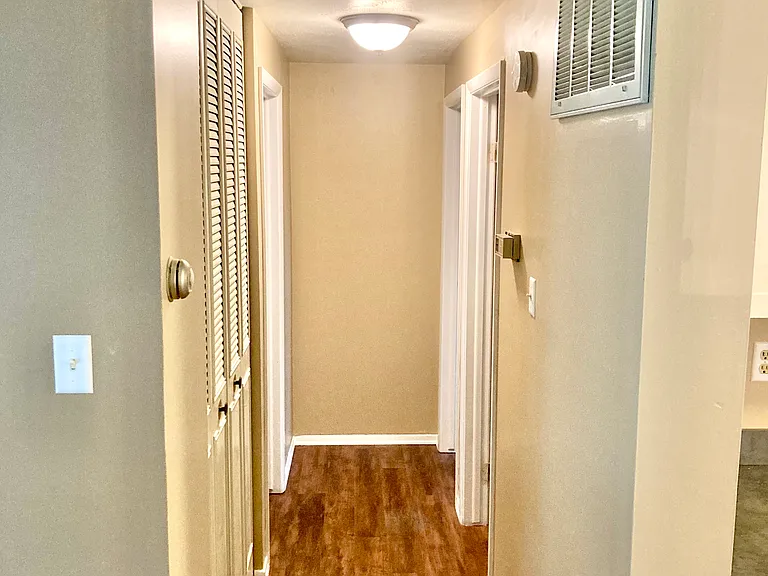 3913 Woodfield Rd — Photo 20