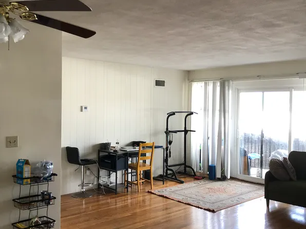 220 Central St APT 7, Stoneham, MA 02180