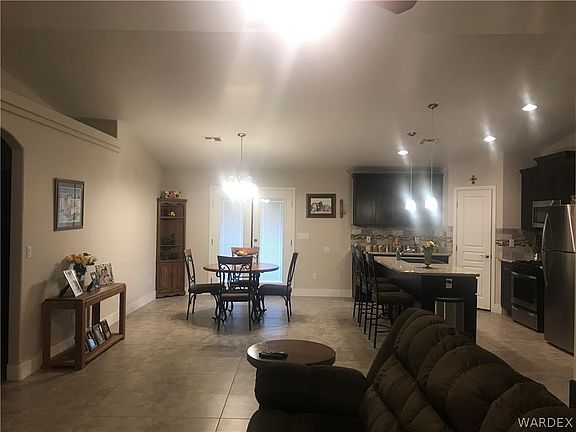 5th image of 2850 Rainbow Street