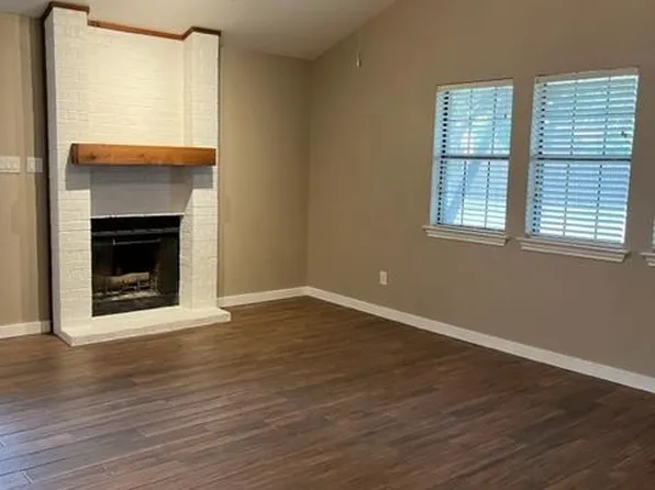 1112 Kathy Ln, Lewisville, TX 75067