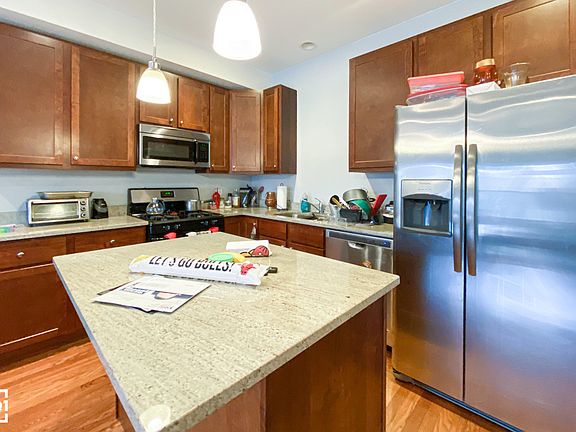 4th image of 920 W Buena Ave APT 2E