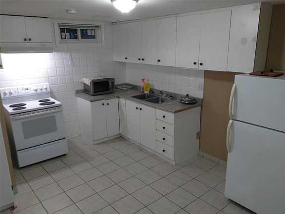 3rd image of 3690 Ellengale Dr