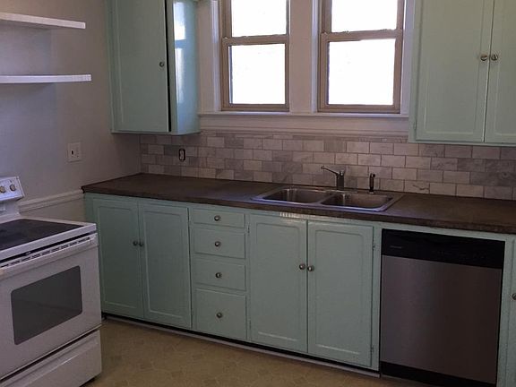 3rd image of 2716 Brambleton Ave SW