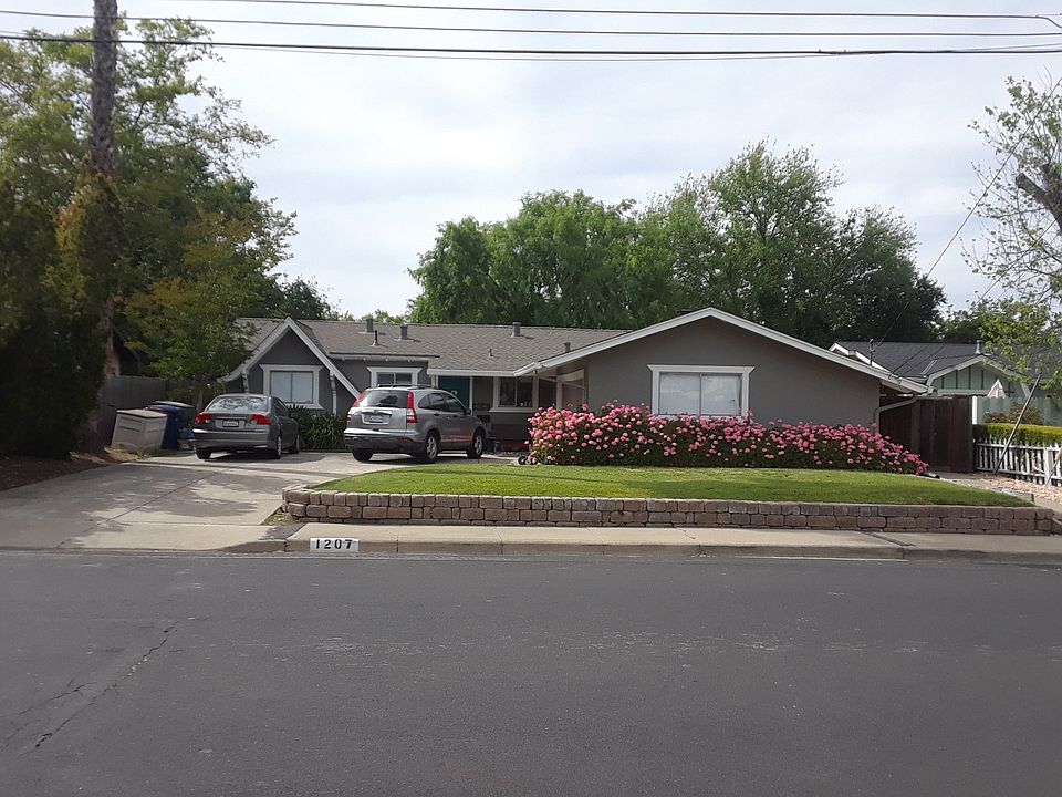 1st image of 1207 Cape Cod Way