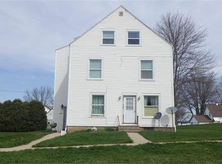 806 5th St, Victor, IA 52347