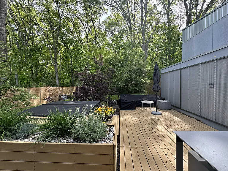927 Northwood St — Photo 16