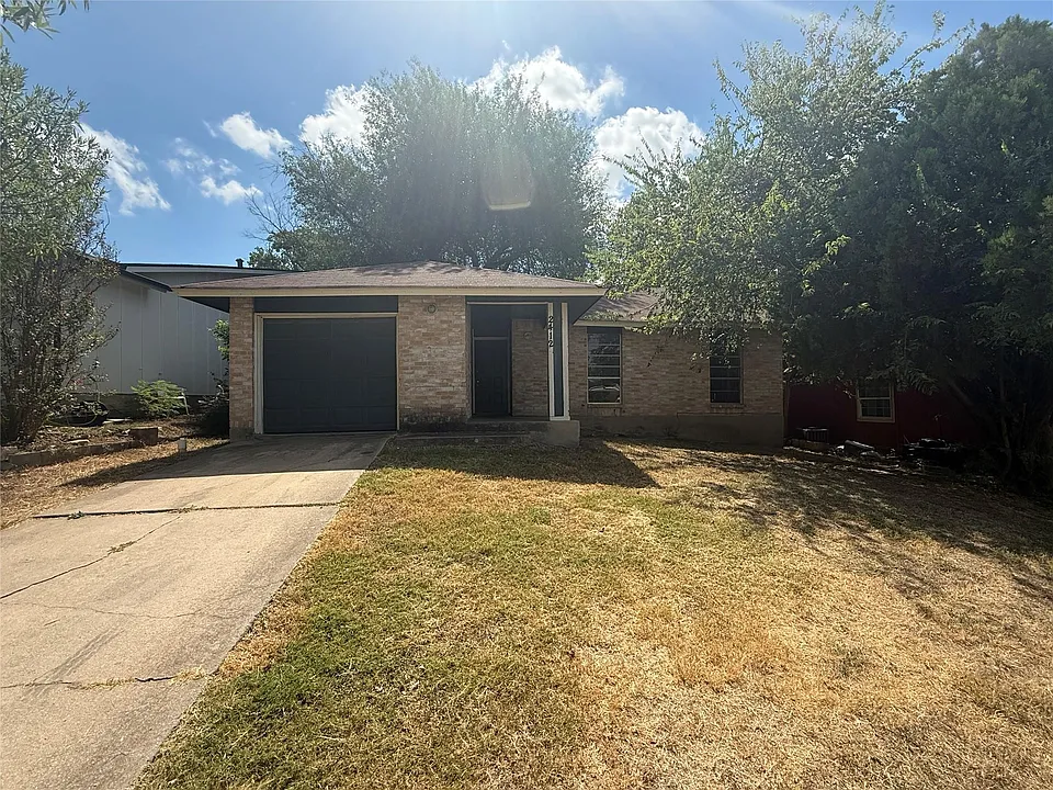 2412 Village Walk