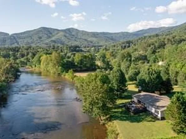 83 Moon Shadow Rd, Franklin, NC 28734
