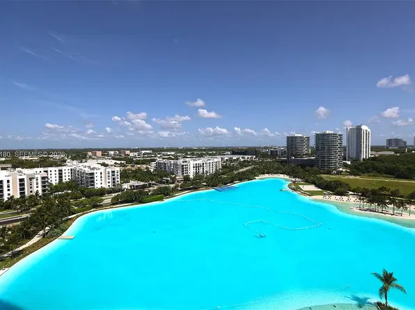 2411 Laguna Cir, Miami, FL