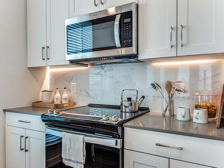 Mezzo Apartments — Photo 5