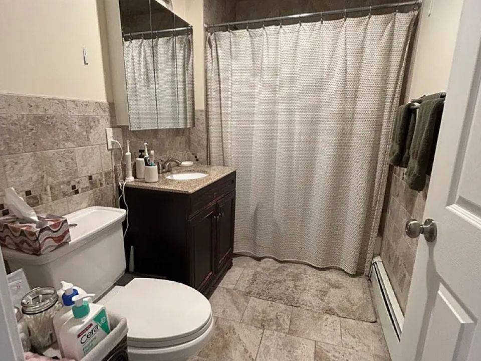 1st image of 55 Easton St #3