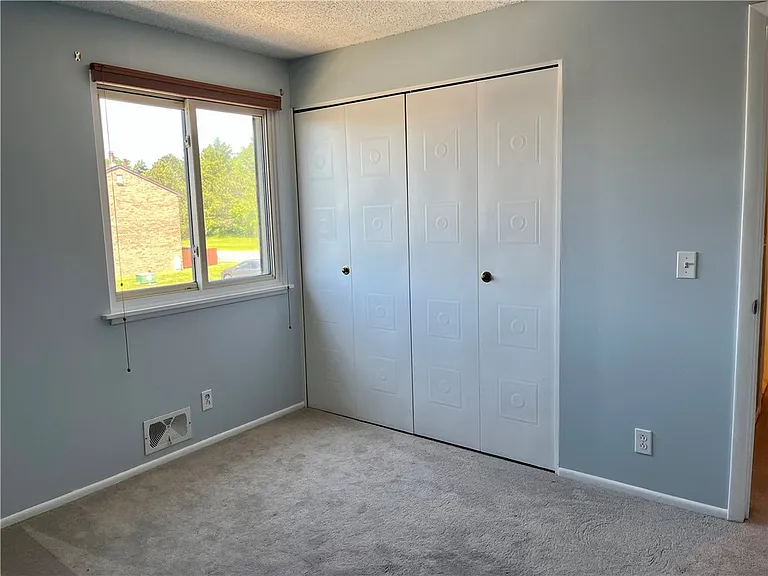 168 Surrey Hill Way — Photo 11