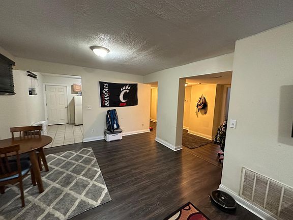 4th image of 2716 Eden Ave Unit 2