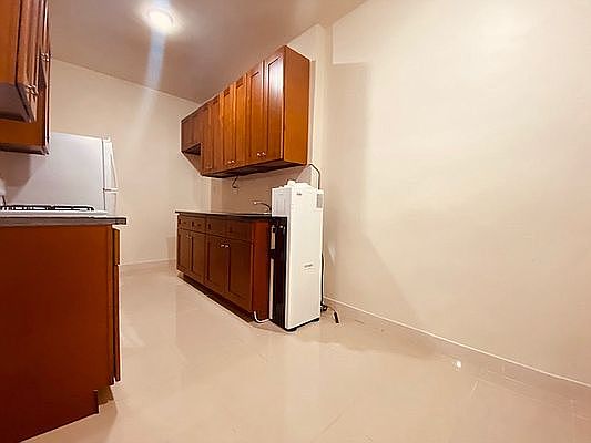 3rd image of 36-20 Parsons Blvd #3C