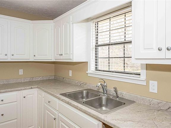 2nd image of 9893 Live Oak Ct