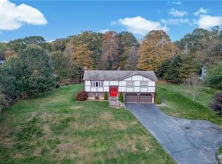 12 Pepper Ridge Dr, Shelton, CT 06484
