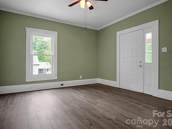 4th image of 307 S Jacob St