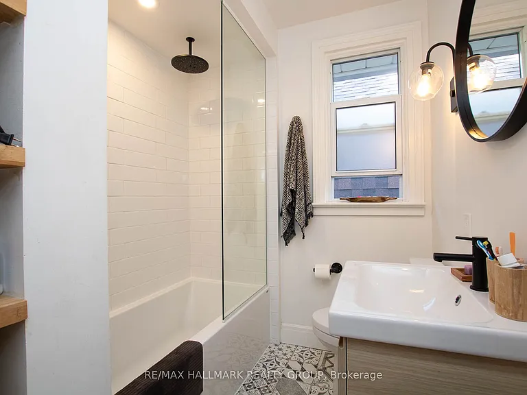 42 Glengarry Rd — Photo 24