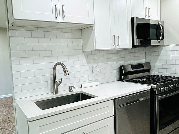3rd image of 1946 Kennedy Dr APT 103