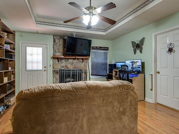 5th image of 103 Wortham Ct