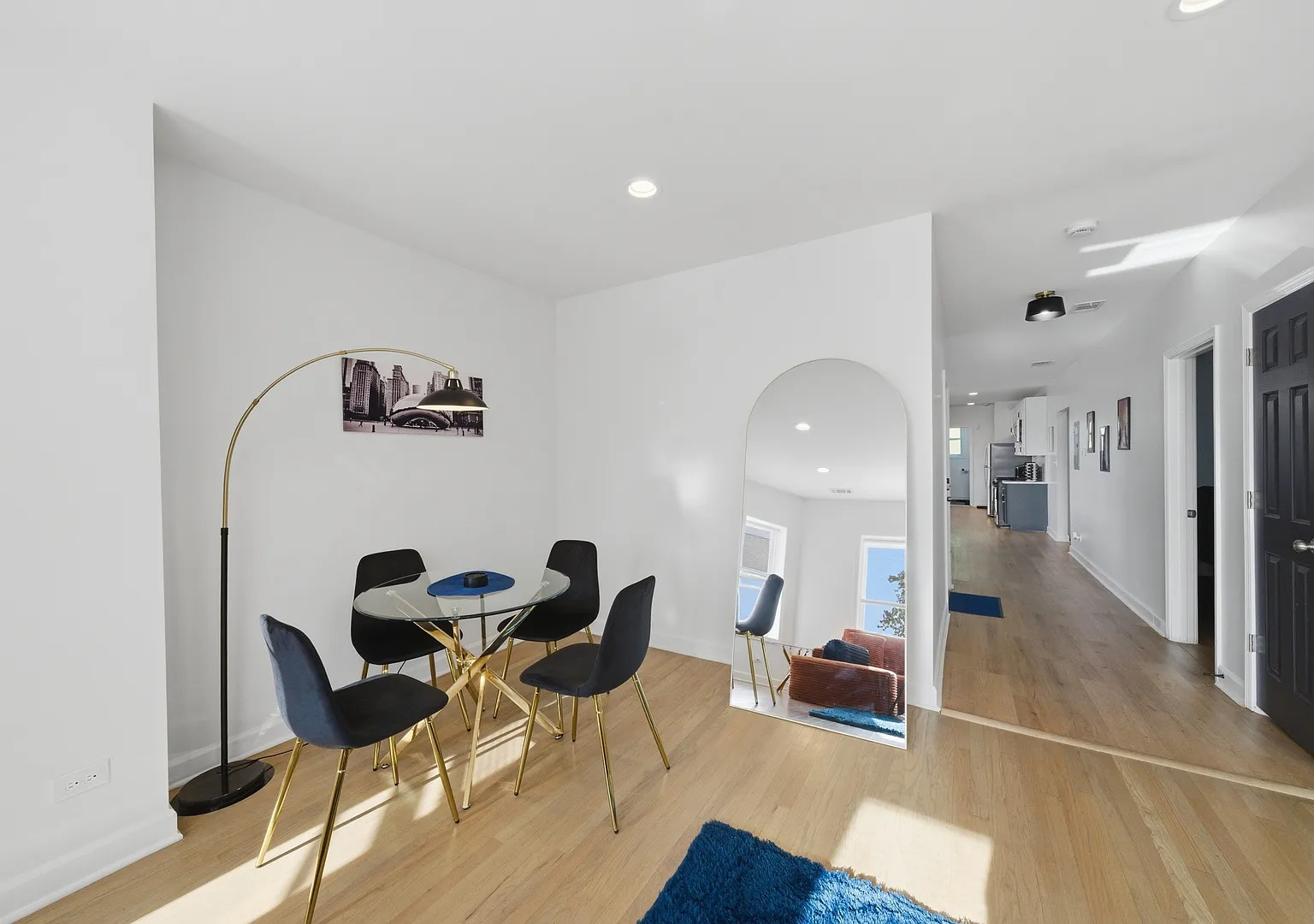 3 bed, 1.5 bath, 1500 sqft, $2,300 — Photo 3