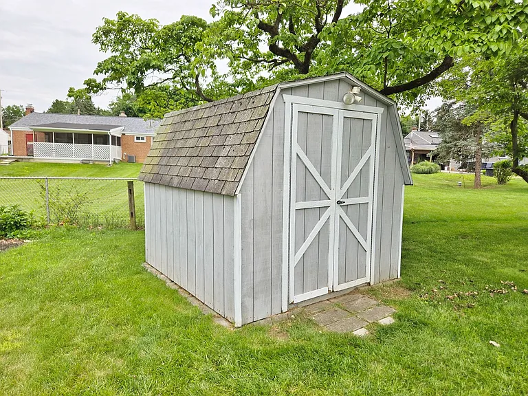 125 Grant Dr — Photo 50