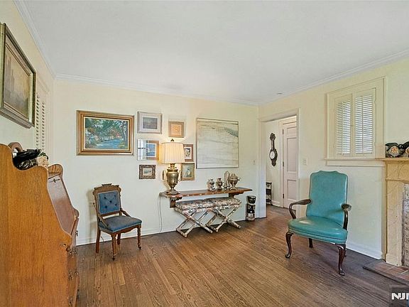 3rd image of 12 Bancroft Pl
