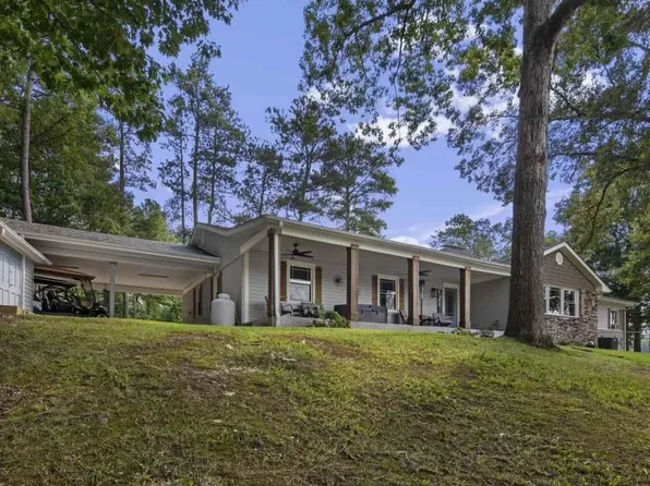 1510 Clearwater Dr, Sanford, NC 27330