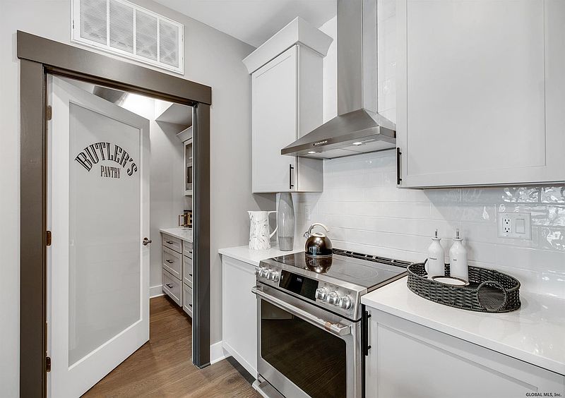 4th image of 116 WEST Avenue #304