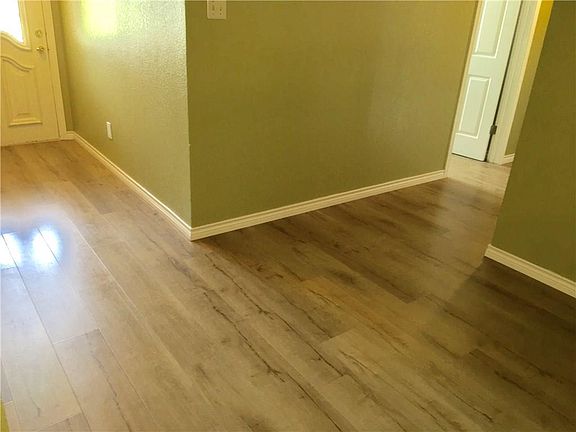 5th image of 203 Cotton Belt Ave