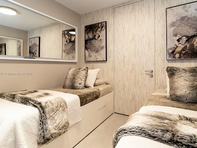18975 Collins Ave #4102 — Photo 35