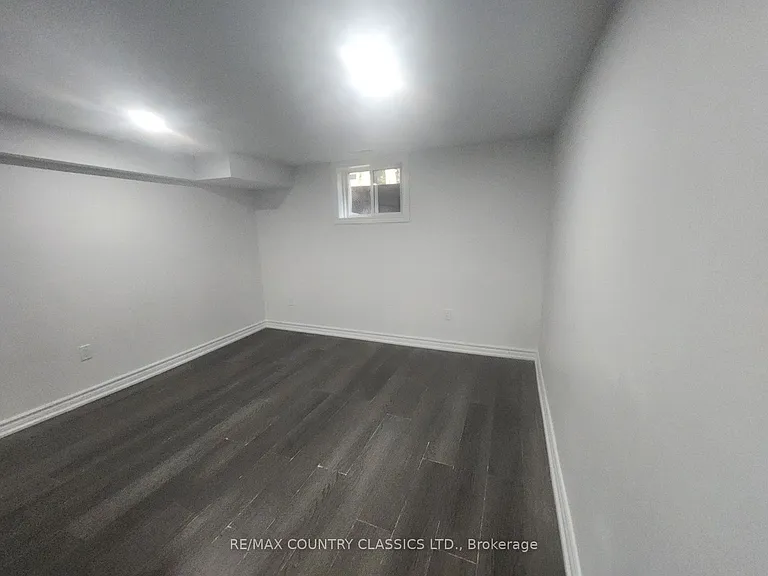 7 Beechwood Dr #LOWER — Photo 4