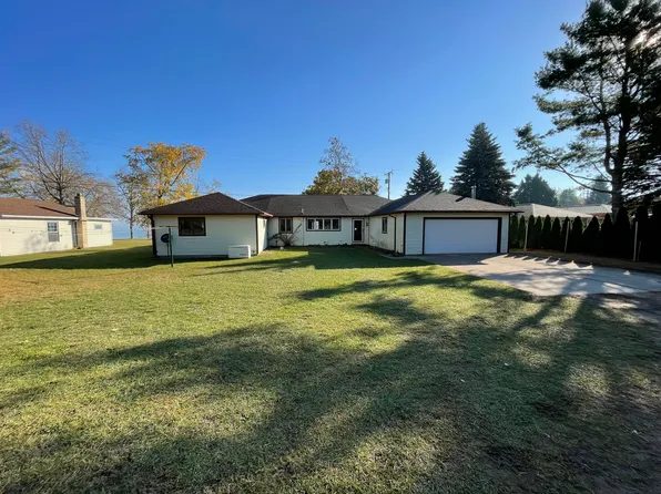 3690 N Lakeshore Rd, Deckerville, MI 48427