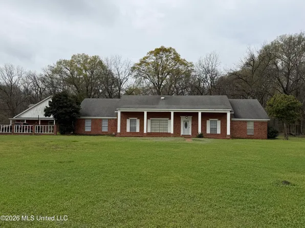 2110 Carol St, Greenville, MS 38703