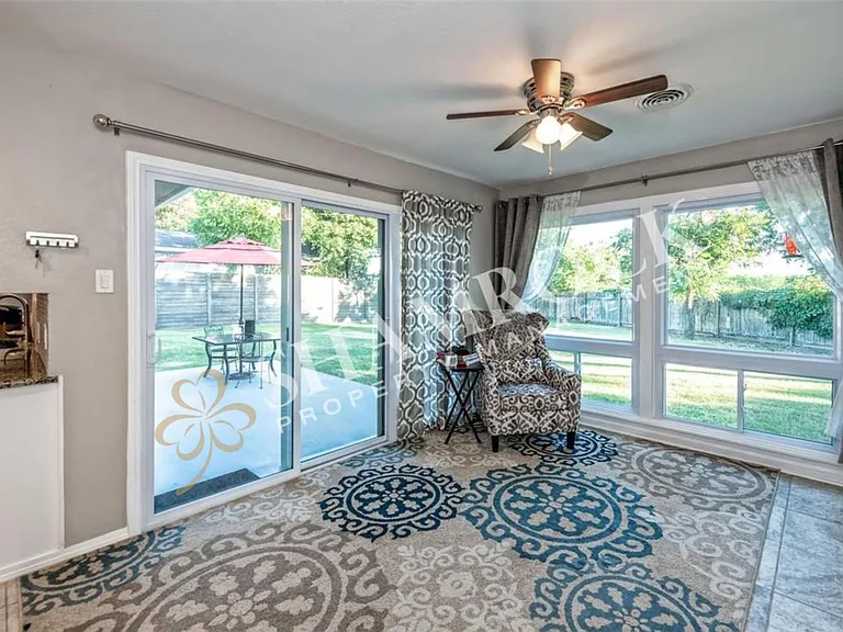 2216 Lake Ridge Cir — Photo 12
