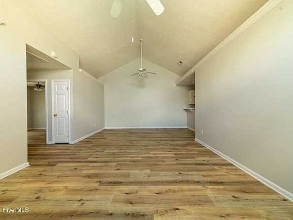 4th image of 4311 Jasmine Cove Way