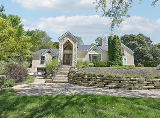 10669 Riverside Dr, Powell, OH 43065