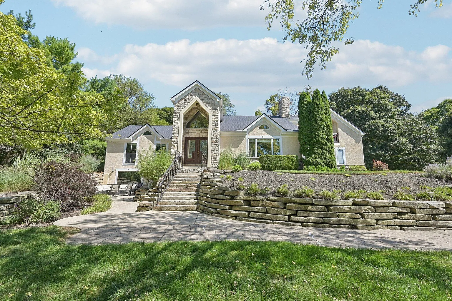 10669 Riverside Dr photo 1