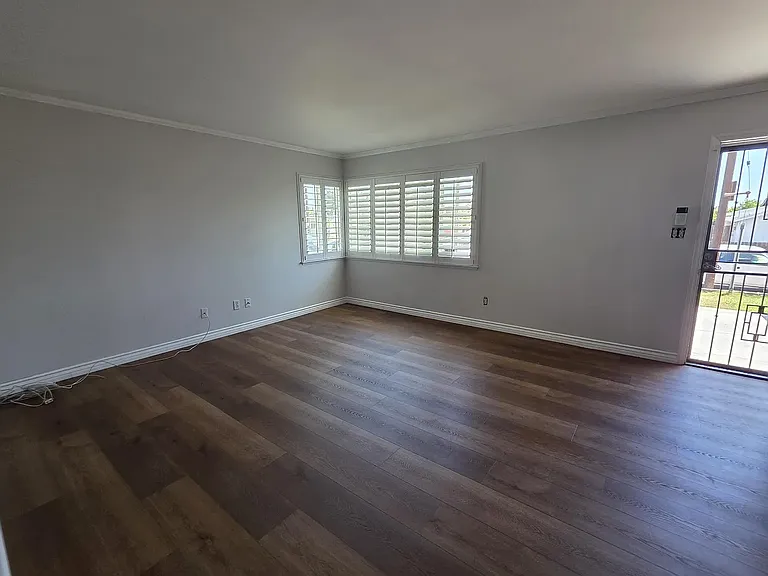 2312 Finch Ln — Photo 3
