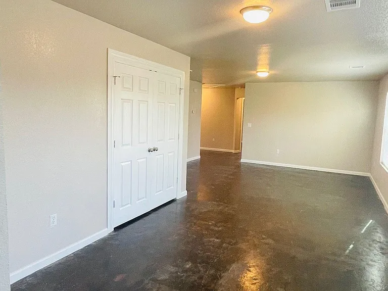 611 Gizelle St — Photo 3