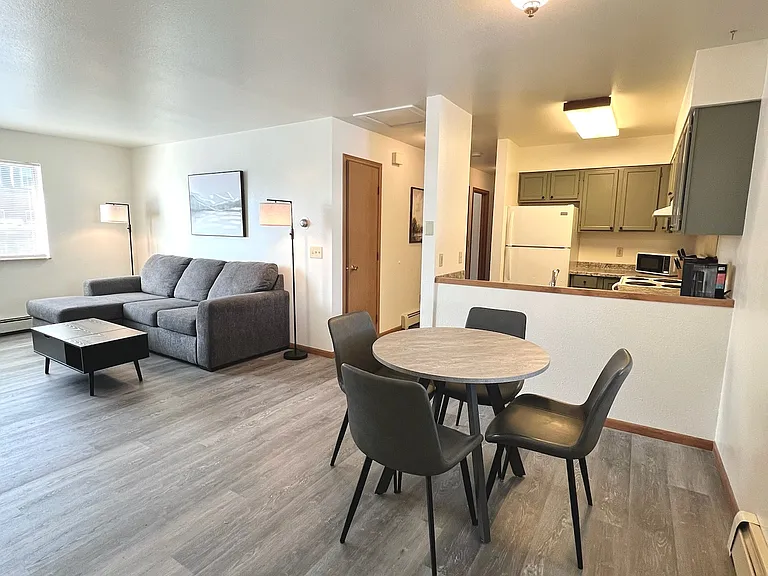1512 Lake Elmo Dr #2 — Photo 8