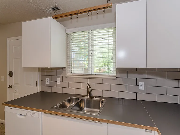 2270 S 700 E #2270 — Photo 7