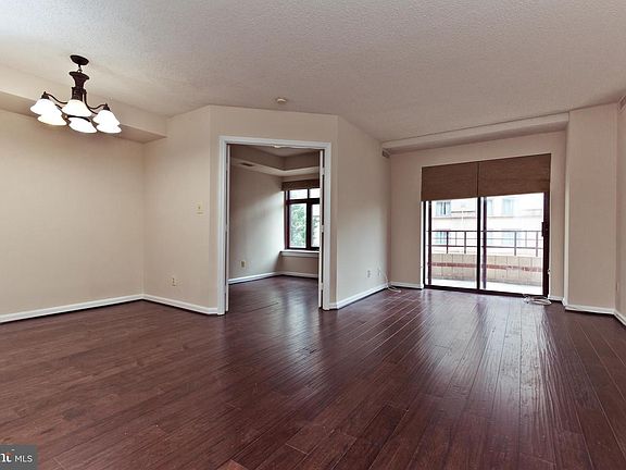 5th image of 2400 Clarendon Blvd APT 208