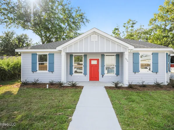 306 3rd St, Bay Saint Louis, MS 39520