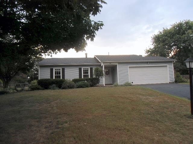 1st image of 1010 Laural Ln