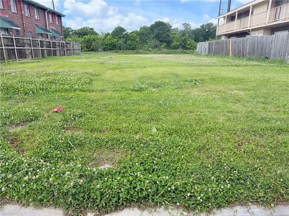 4144 Lac Bienville Dr., Harvey, LA 70058